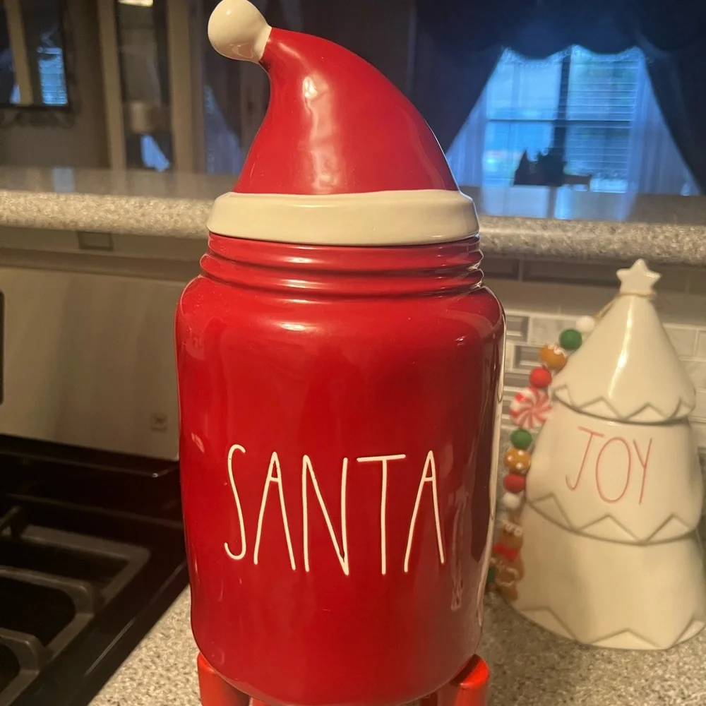 🎄☃️Rae Dunn chritmas canister